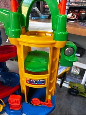 Little People Multi-Level Toy Car Garage Playset -